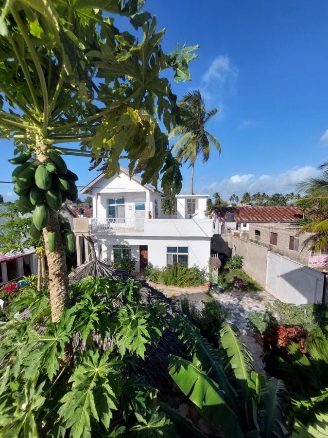 Karibu House Alojamento de Acomodação e Pequeno-almoço *